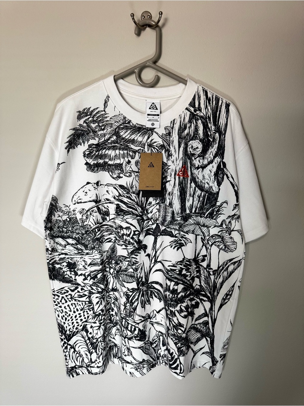 Nike ACG White Jungle Graphic Men's T-Shirt size M - Picture 2 of 8